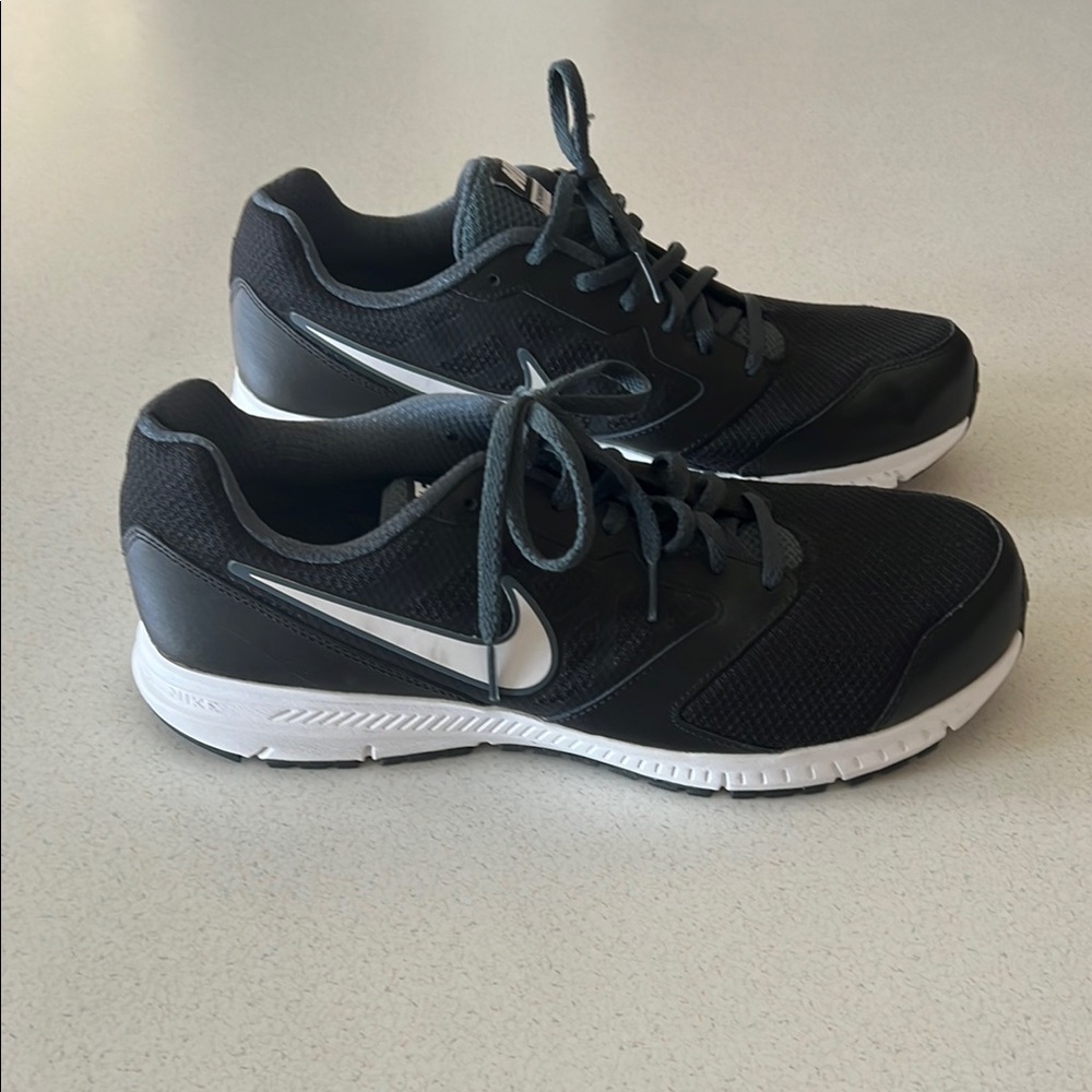 Nike Downshifter 6 Black and White Athletic Shoes